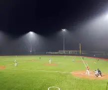 球友会 -棒球赛场再起风云：闽南风暴队惊险晋级渝州烈马队，赛场气氛火爆团队防守值得称道的简单介绍