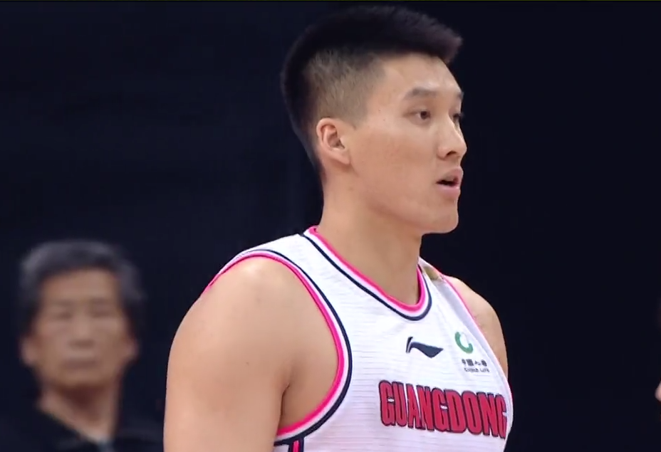 球友会 -包含板球夜战：南城飞鹰队鏖战齐鲁犀牛队，速度优势明显经验成为胜负手的词条