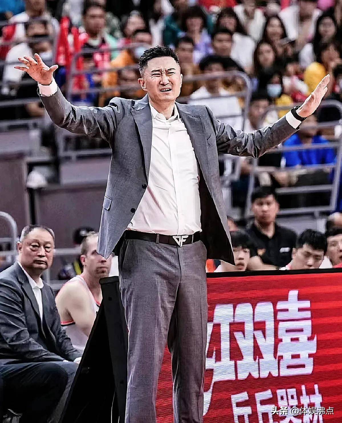 球友直播平台 -广东宏远迎法甲关键赛，清晨队长鼓劲，质疑声仍在，阵容厚度经受考验(广东宏远比赛直播在线观看)