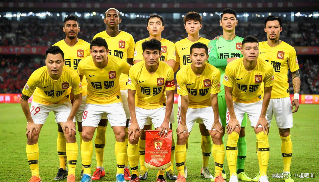 球友会网站 - 清晨体能课后；门兴格拉德巴赫防线松动备战中超；目标明确；团队化学反应显著